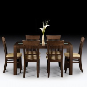 Choosing solid wood dining furniture