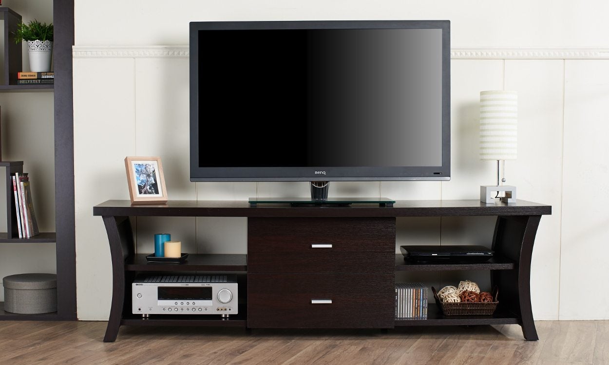 4 Interiors That Can Benefit From Wall Hung Flat Screen TV Cabinet With Doors