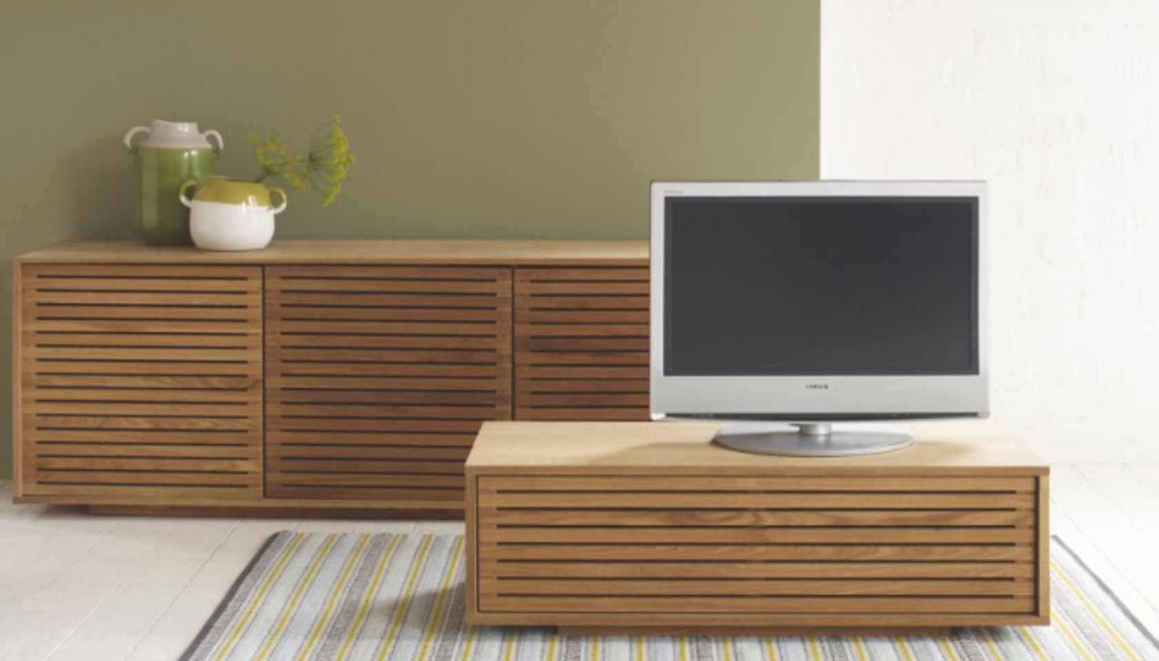 6 Reasons To Go With Wooden Corner TV Stands For Flat Screens