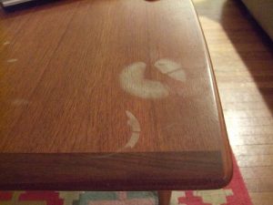 cd69cef0e6df20879f18e6c77c7d8984 300x225 - How To Clean Dining Table And Chairs: Quick Guide