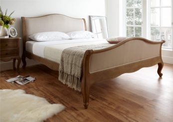 Oak Bedroom Furniture: Rustic Décor Ideas