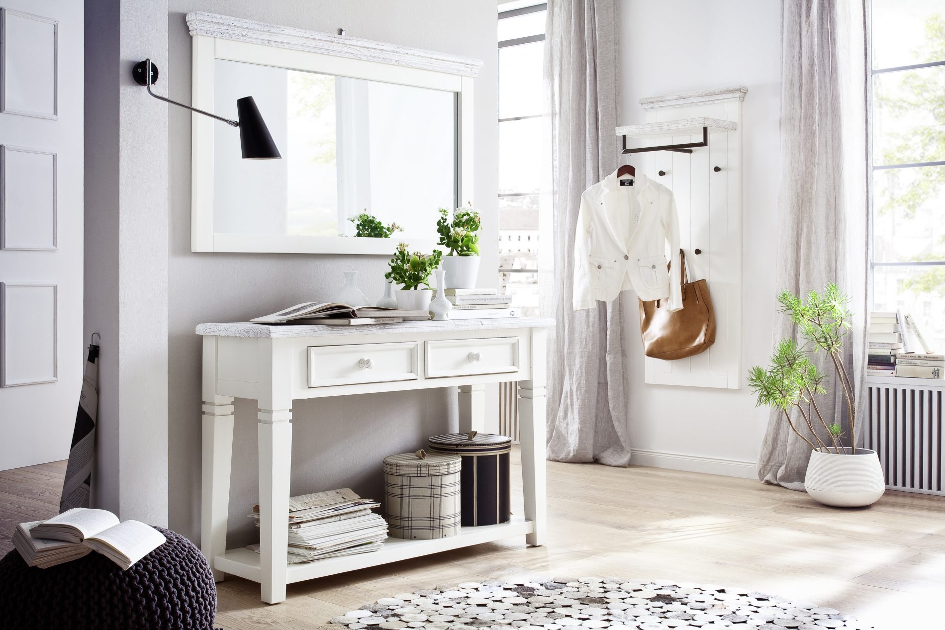 Declutter Your Hallway Entrance in Six Easy Steps