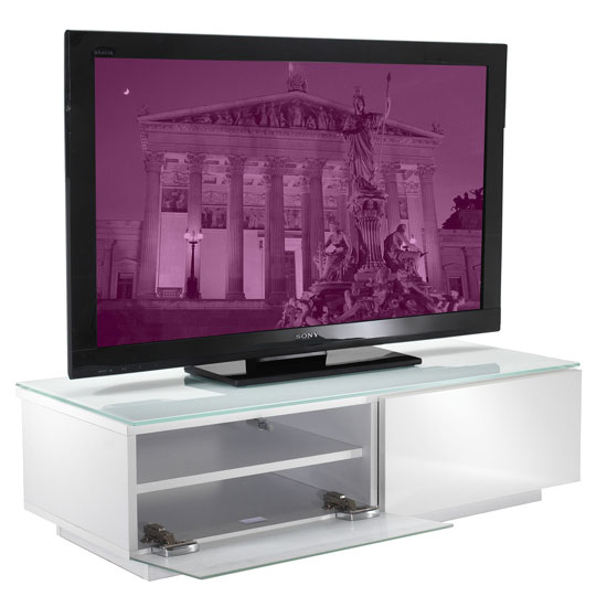 Choosing Furniture For Home Entertainment Systems: 7 Universal Tips To Make A Note Of