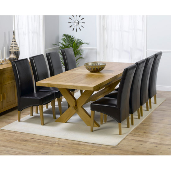 6 Reasons To Have A Solid trendy Oak Dining Table And Benches In Your Home