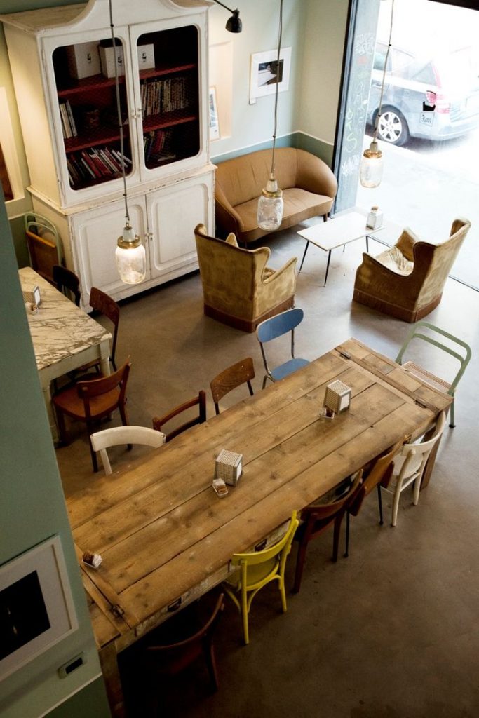 8 Tips On Choosing Cosy Extendable Dining Room Tables For Big Families