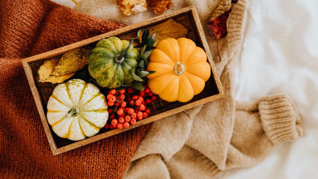 How To Decorate Your Home & Hallway In Autumn & Fall Season