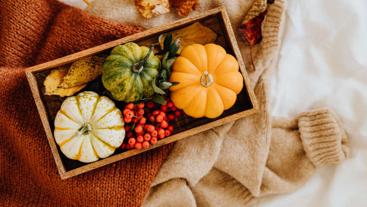 How To Decorate Your Home & Hallway In Autumn & Fall Season